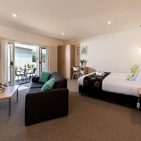 Boathouse Resort Studios And Suites Blairgowrie Exterior foto